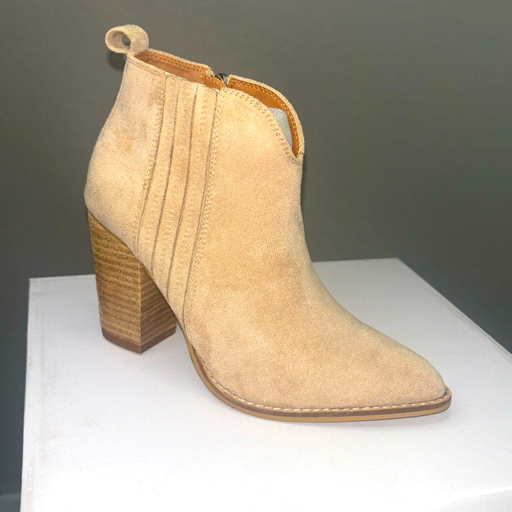 Beast Size 7 Booties